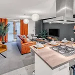 Sleek City Living With Bicocca Stays