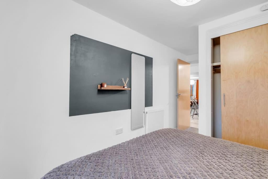 Sleek Living With Bicocca *